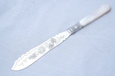 画像3: アンティークシルバー、アンティーク銀器、シルバープレート 1902年　白蝶貝ハンドル　純銀かけ直し済み　フィッシュカトラリー１組セット (3)