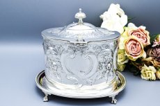 画像6: アンティークシルバー、アンティーク銀器、シルバープレート　ヴィクトリアンロココスタイル　打ち出し彫刻が見事な　ビスケットボックス (6)