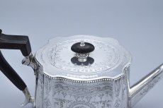 画像8: アンティークシルバー、アンティーク銀器、純銀製(925) 1885年 変わりカンシェイプ エレガントな葉模様 ガーランド ティーポット (8)