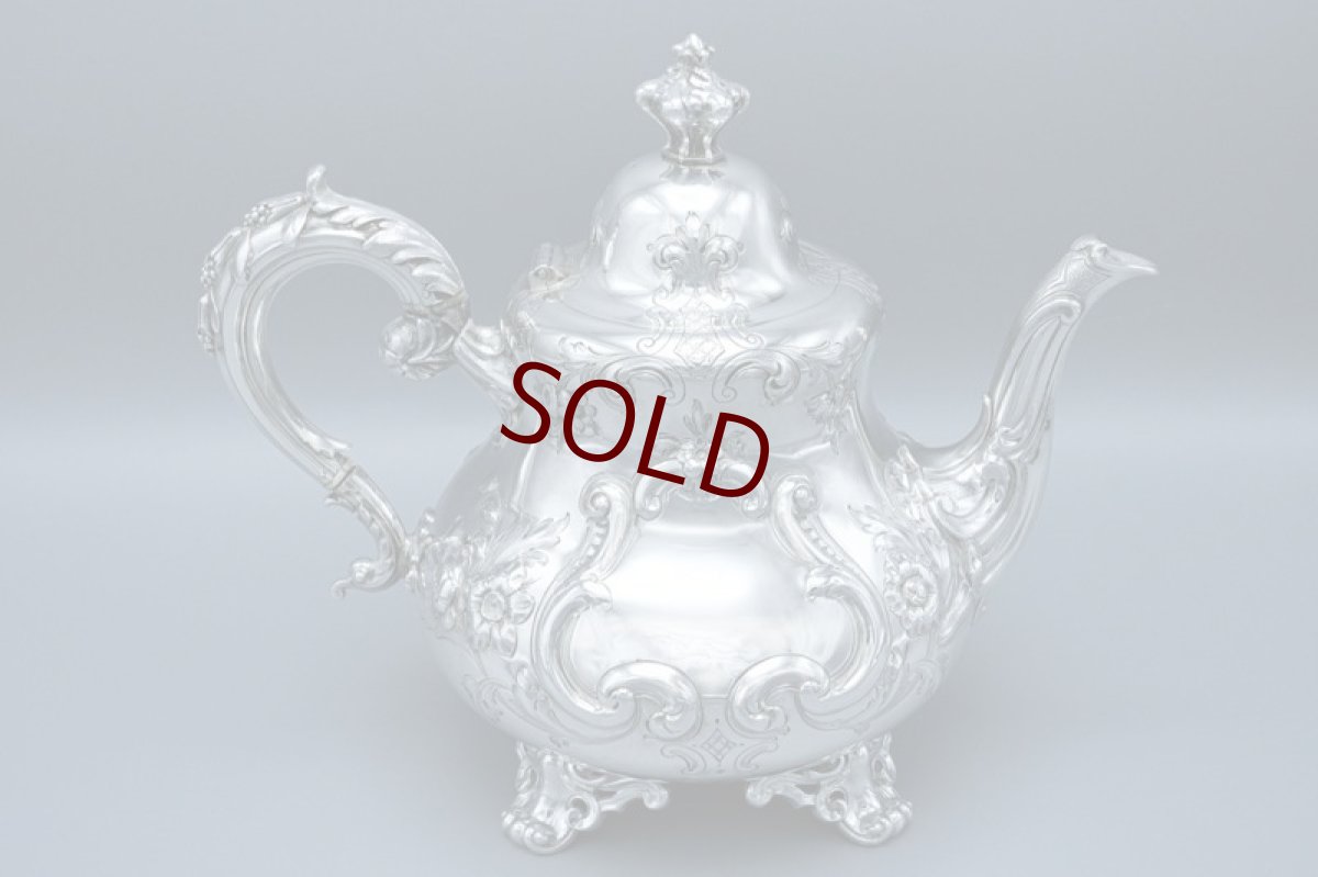 画像6: アンティークシルバー、アンティーク銀器、純銀製(925) 1865年 バーナード　ヴィクトリアンロココ お花の手彫り打ち出し彫刻　ティーポット (6)