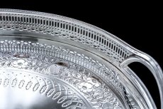 画像5: アンティークシルバー、アンティーク銀器、ヴィクトリア時代中期 手彫りエングレービング オーバル ギャラリートレイ (5)