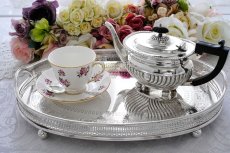 画像11: アンティークシルバー、アンティーク銀器、ヴィクトリア時代中期 手彫りエングレービング オーバル ギャラリートレイ (11)