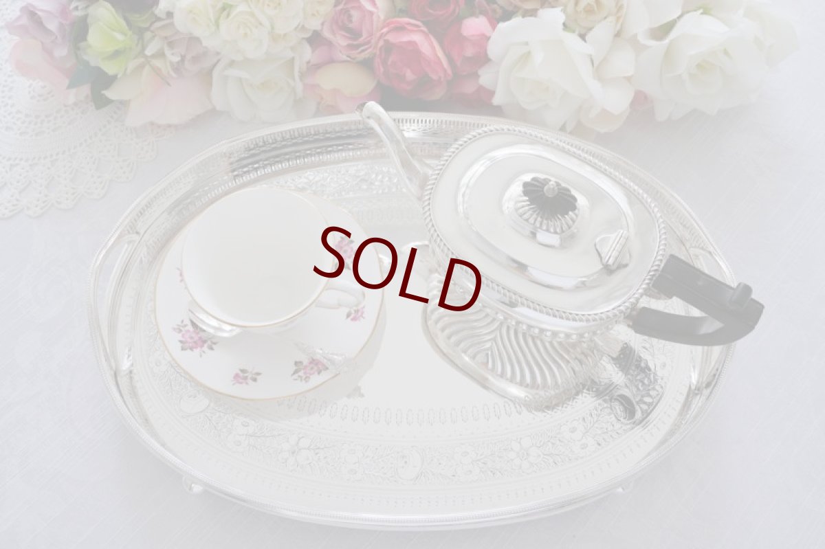 画像12: アンティークシルバー、アンティーク銀器、ヴィクトリア時代中期 手彫りエングレービング オーバル ギャラリートレイ (12)