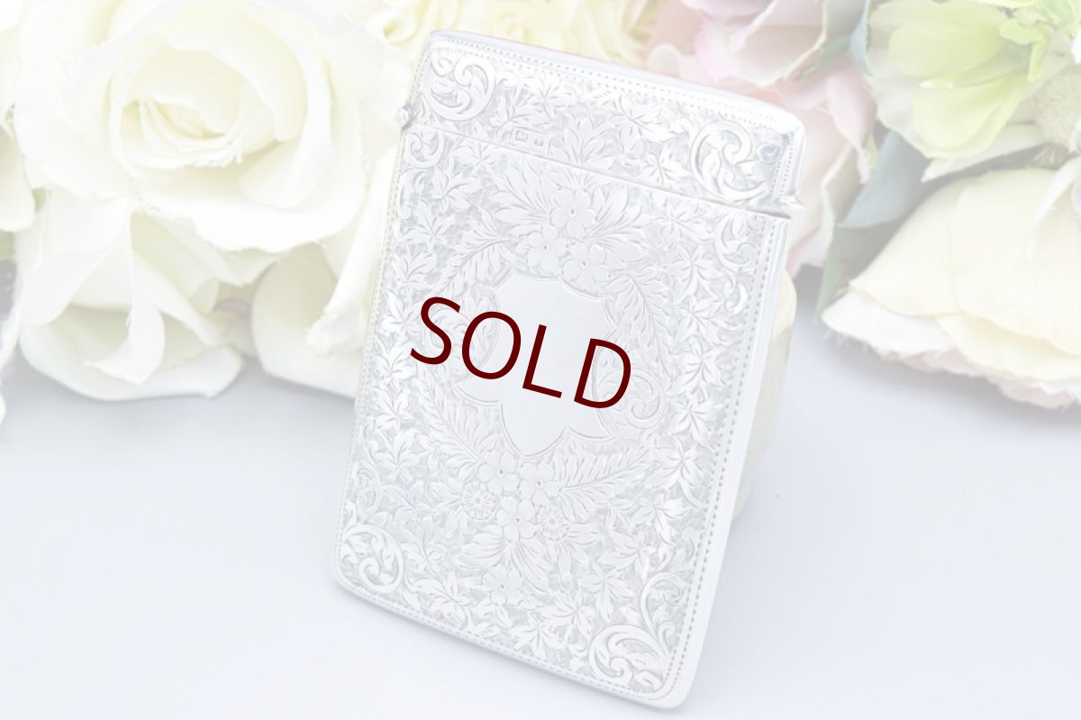 画像3: アンティークシルバー、アンティーク銀器 純銀製（925）1904年　お花、葉模様、スクロールの手彫りエングレービング彫刻　カードケース (3)