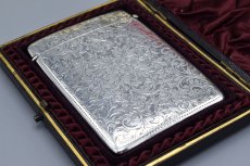 画像9: アンティークシルバー、アンティーク銀器 純銀製（925）1904年　お花、葉模様、スクロールの手彫りエングレービング彫刻　カードケース (9)