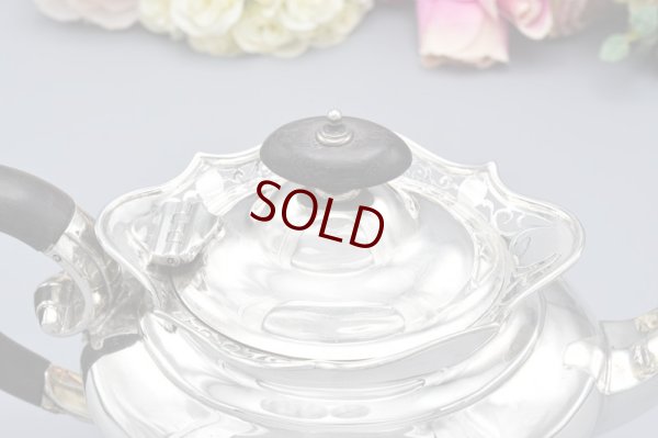 画像7: アンティークシルバー、アンティーク銀器、純銀製(925) 1909年 縁取りがエレガントな透かし細工のシンプル バチェラーサイズ ティーポット