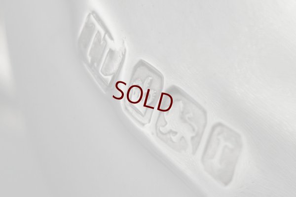 画像8: アンティークシルバー、アンティーク銀器、純銀製(925) 1909年 縁取りがエレガントな透かし細工のシンプル バチェラーサイズ ティーポット