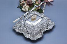 画像10: アンティークシルバー アンティーク銀器 シルバープレート製  ロココスタイル　蓋付きハンドカットクリスタルグラス　バターディッシュ (10)