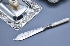 画像6: アンティークシルバー アンティーク銀器 シルバープレート製  ロココスタイル　蓋付きハンドカットクリスタルグラス　バターディッシュ (6)