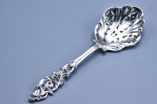 画像6: アンティークシルバー、アンティーク銀器、純銀製(925)1900年葉模様の透かし細工、ハンドルの装飾が美しいフルーツ/ベリースプーンセット　 (6)