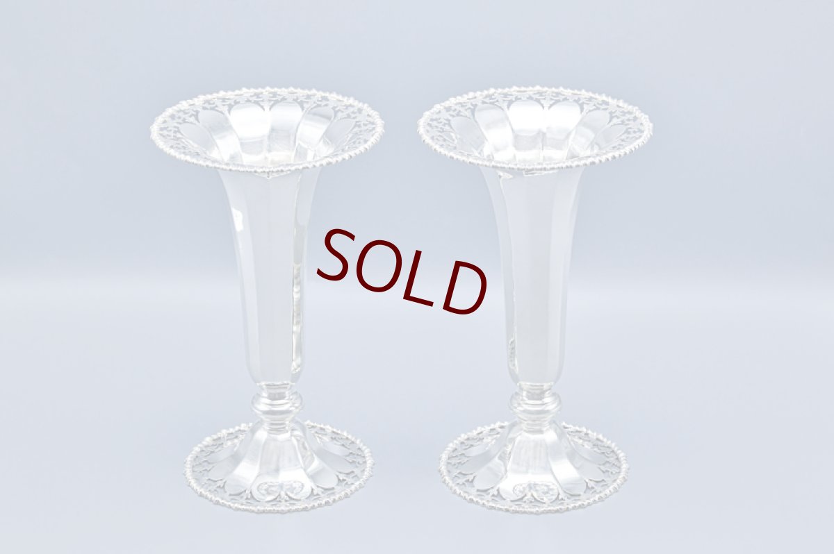 画像2: アンティークシルバー、アンティーク銀器、シルバープレート製　1900-1919年制作  ペア　透かし細工　花入れ (2)