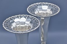 画像5: アンティークシルバー、アンティーク銀器、シルバープレート製　1900-1919年制作  ペア　透かし細工　花入れ (5)