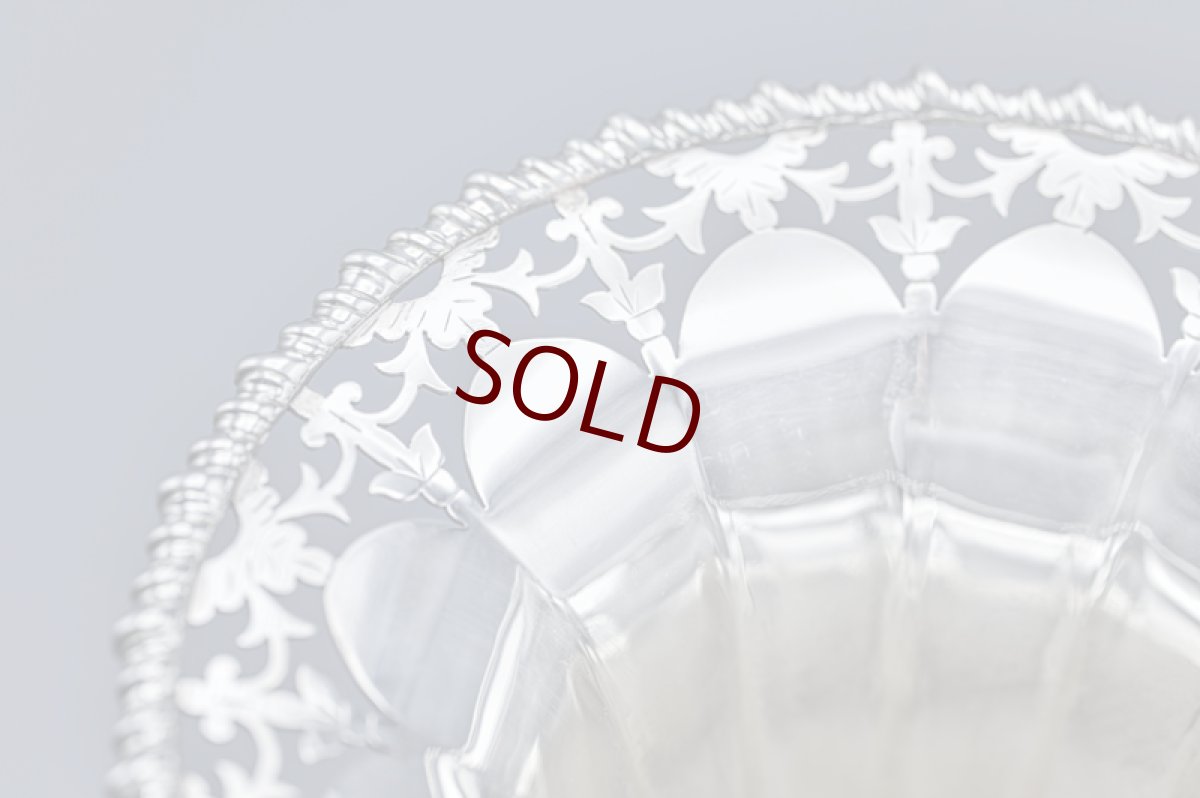 画像7: アンティークシルバー、アンティーク銀器、シルバープレート製　1900-1919年制作  ペア　透かし細工　花入れ (7)