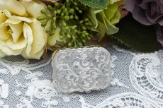 画像4: アンティークシルバー、アンティーク銀器、純銀製(925) 1886年 ハンドエングレービング 透かし細工 ビネグレット (4)