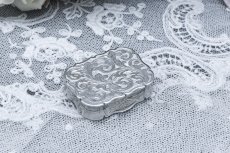 画像5: アンティークシルバー、アンティーク銀器、純銀製(925) 1886年 ハンドエングレービング 透かし細工 ビネグレット (5)