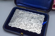 画像2: アンティークシルバー、アンティーク銀器 純銀製（925）1905年　薔薇、葉模様、スクロールの手彫りエングレービング彫刻　カードケース (2)