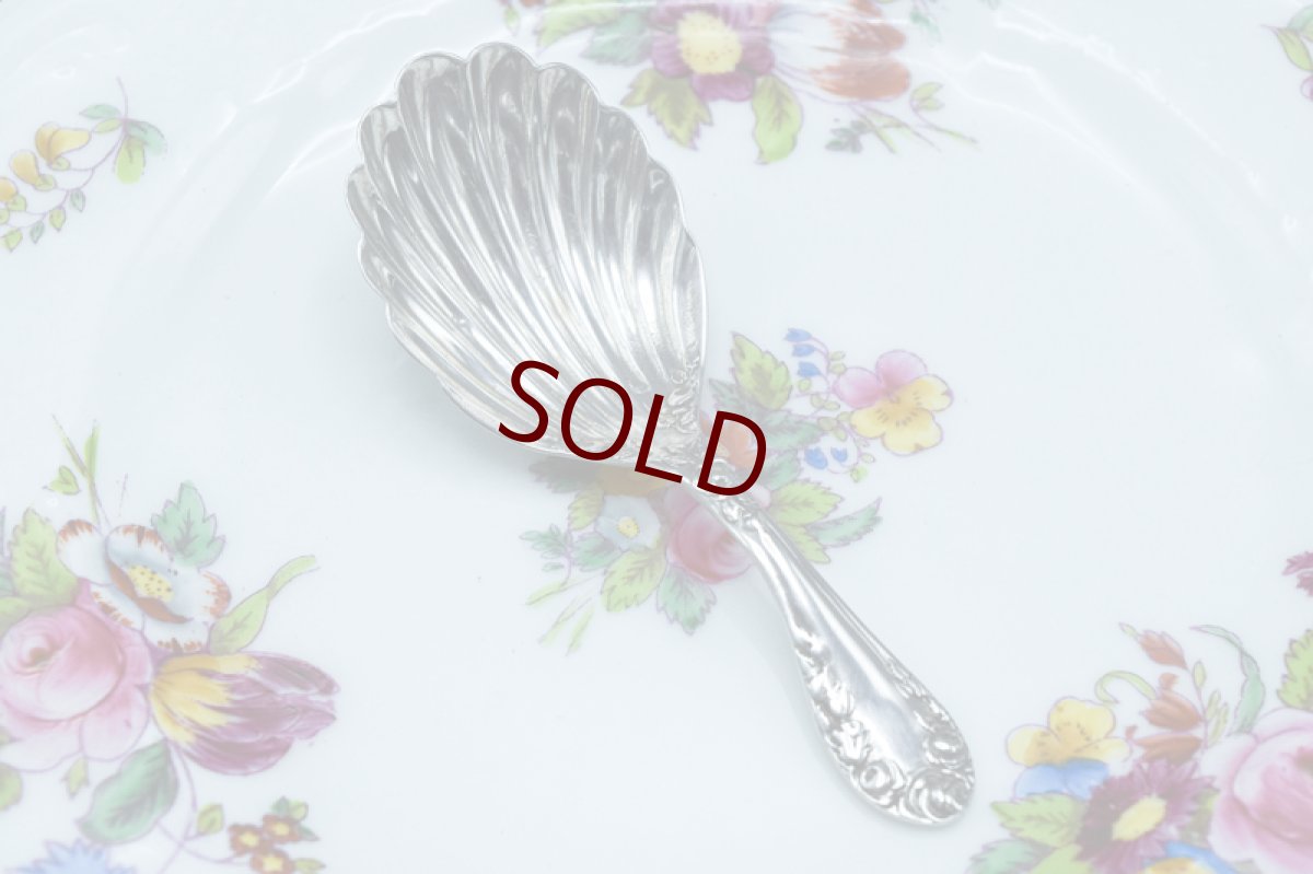 画像2: アンティークシルバー、アンティーク銀器、純銀製(925) 1913年　薔薇の装飾　ティーキャディースプーン (2)