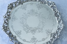 画像3: アンティークシルバー、アンティーク銀器、シルバープレート製 ヴィクトリアン　透かし細工ボーダー手彫り彫刻 36cm サルヴァ (3)