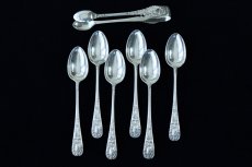 画像1: アンティークシルバー、アンティーク銀器、ヴィクトリア時代後期　シルバープレート製 ヴィクトリアンロココ調 ティースプーン＆トングセット (1)