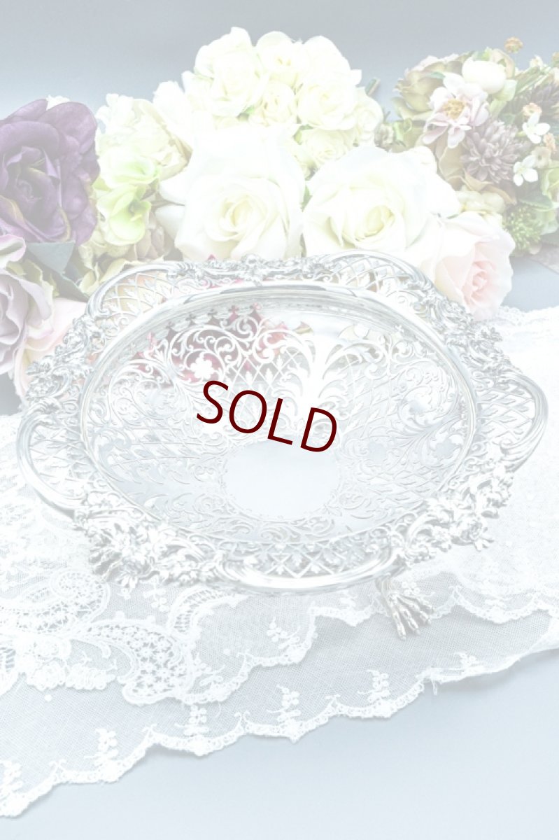 画像1: アンティークシルバー、アンティーク銀器　純銀製（925）1907年　特級　薔薇とお花の装飾 繊細なスクロール透かし細工が見事なフルーツ/ブレッドバスケット (1)