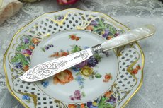 画像7: アンティークシルバー、アンティーク銀器純銀製（925）1883年　白蝶貝ハンドル　ヴィクトリアンデザイン　ペア バターナイフセット (7)