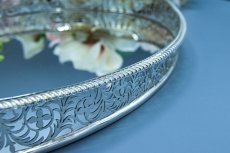 画像7: アンティークシルバー、アンティーク銀器、純銀製(925)  1899年  流れるようなスクロール装飾が見事なギャラリートレイ (7)
