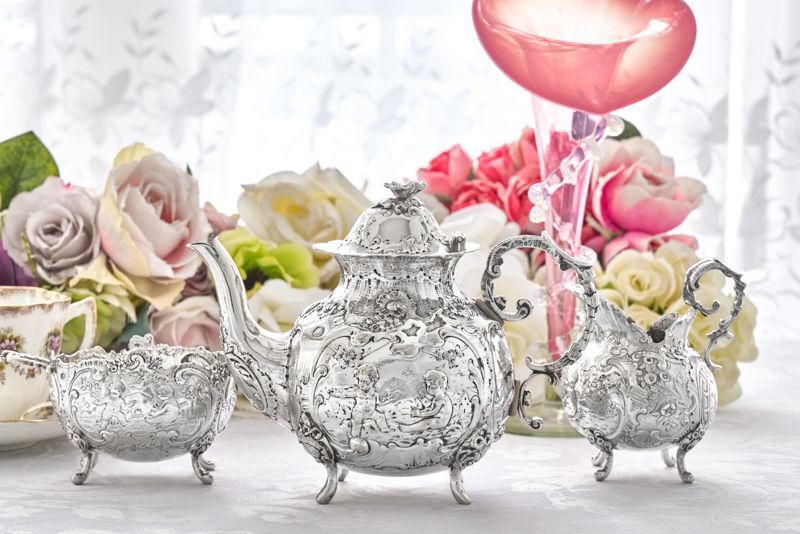 純銀製(833) オランダ製　1900年前後 ロココスタイル　エンジェルの彫刻　バチェラーサイズティー３点セット