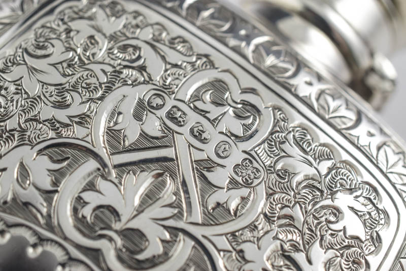 純銀製（925）1879年 ハンドエングレーブド ヒップフラスク