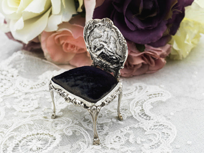 画像3: アンティークシルバー、アンティーク銀器、純銀製(925) 1902年　椅子の形をした可愛らしいピンクッション