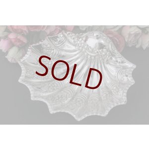 画像: シルバープレート　ヴィクトリア時代後期　ハンドチェイシング　貝のディッシュ