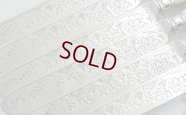 画像7: 純銀製（９２５）　１８８５年　マッピン＆ウェッブ　Mappin & Webb 手彫り　白蝶貝ハンドル　デザートカトラリー６組セット共箱付き