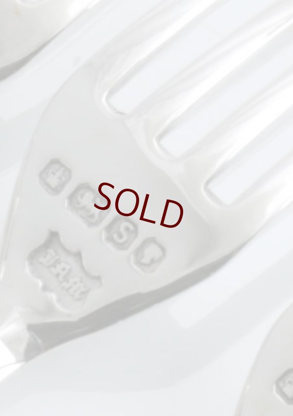 画像12: 純銀製（９２５）　１８８５年　マッピン＆ウェッブ　Mappin & Webb 手彫り　白蝶貝ハンドル　デザートカトラリー６組セット共箱付き