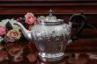画像2: シルバープレート製　ヴィクトリア時代後期　お花の　ハンドチェイシング　ティーコーヒー4点セット