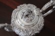 画像7: 純銀製（925）1833年 特級　ジョージアン　お花とスクロールのチェイシング　ティー＆コーヒー4点セット