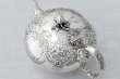 画像5: アンティークシルバー、純銀製(925) 1872&76年  バーナード お花とスクロールのハンドチェイシング  バチェラーサイズ ティーセット