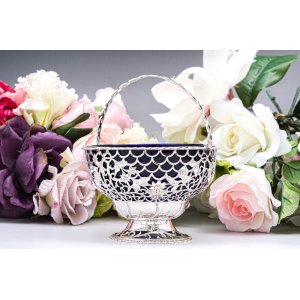 画像: アンティークシルバー、アンティーク銀器、純銀製(925)  1903年　薔薇、お花と葡萄のガーランド 美透かし細工　シュガーバスケット