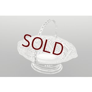 画像: アンティークシルバー、アンティーク銀器、純銀製(925) 1891年 ビーズ、スクロールと貝の縁飾り、透かし細工 ボンボンバスケット　
