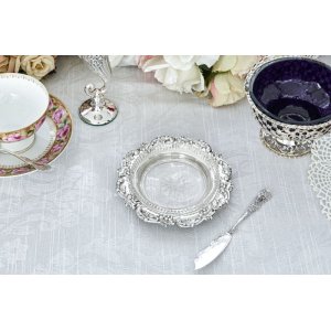 画像: アンティークシルバー、アンティーク銀器 純銀製（925) スクロールとお花の縁飾り グラス入りバターディッシュ 