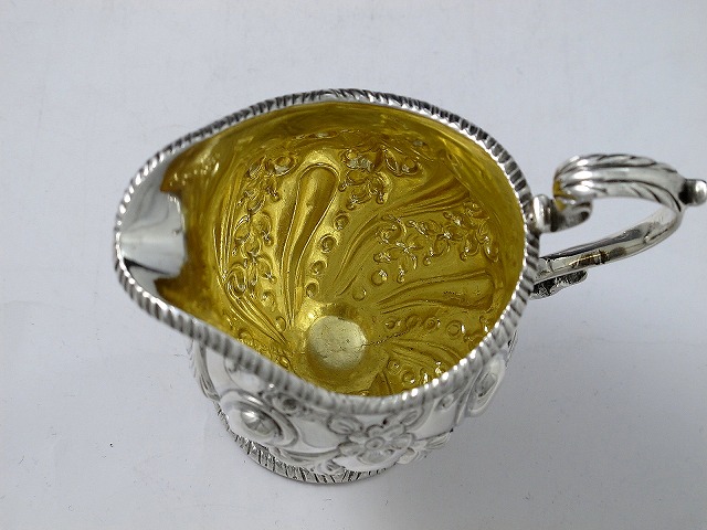 画像: 1904年　純銀（スターリングシルバー925）金鍍金ロココスタイル　クリームジャグ