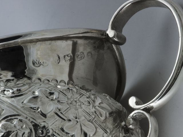 画像: 純銀製（925）　18８9年　クイーンアンスタイル　バッチェラーサイズクリームジャグ