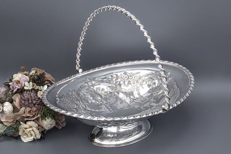 画像3: アンティークシルバー、アンティーク銀器、シルバープレート　ヴィクトリア時代中後期 手彫りのバラ、お花の彫刻　オーバル　ケーキバスケット 